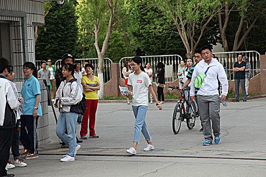 甘孜高考签约补习班,职高参加全国高考报补习班