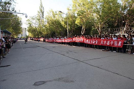 雷波中学高考招高中复读条件,高考复读生能上理想学校